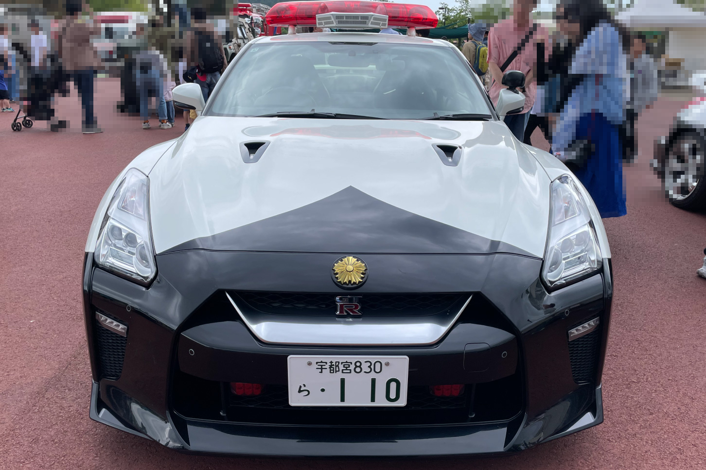 モビリティリゾートもてぎに展示された「日産・GT-R（R35型）」のパトカー。
