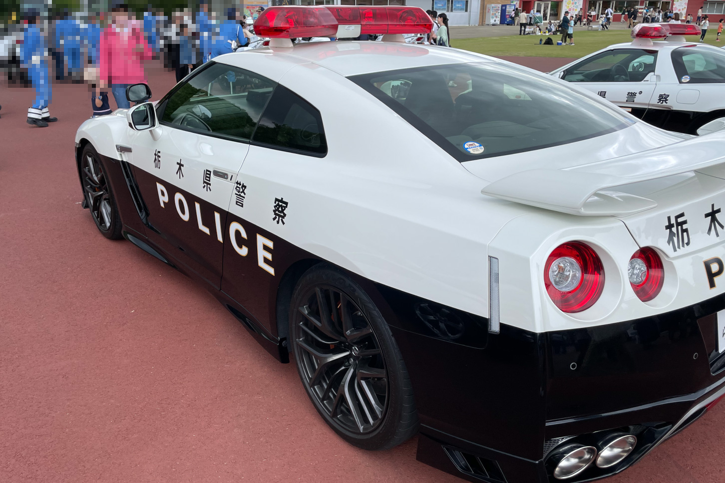モビリティリゾートもてぎに展示された「日産・GT-R（R35型）」のパトカー。