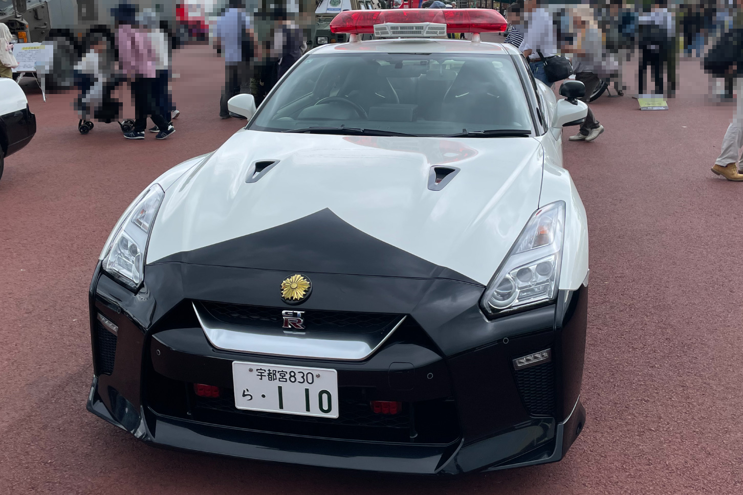 モビリティリゾートもてぎに展示された「日産・GT-R（R35型）」のパトカー。