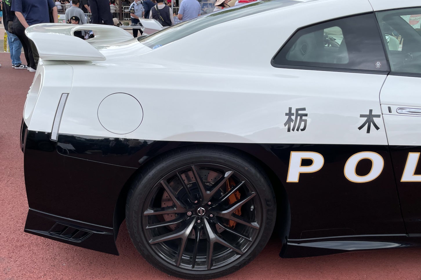 モビリティリゾートもてぎに展示された「日産・GT-R（R35型）」のパトカー。