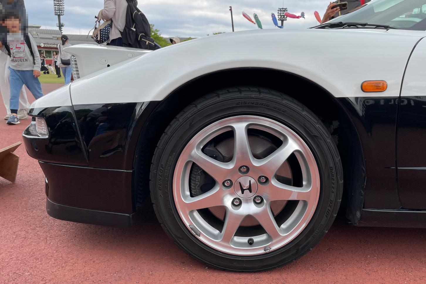 モビリティリゾートもてぎに展示された「ホンダ・NSX（NA2型）」のパトカー。