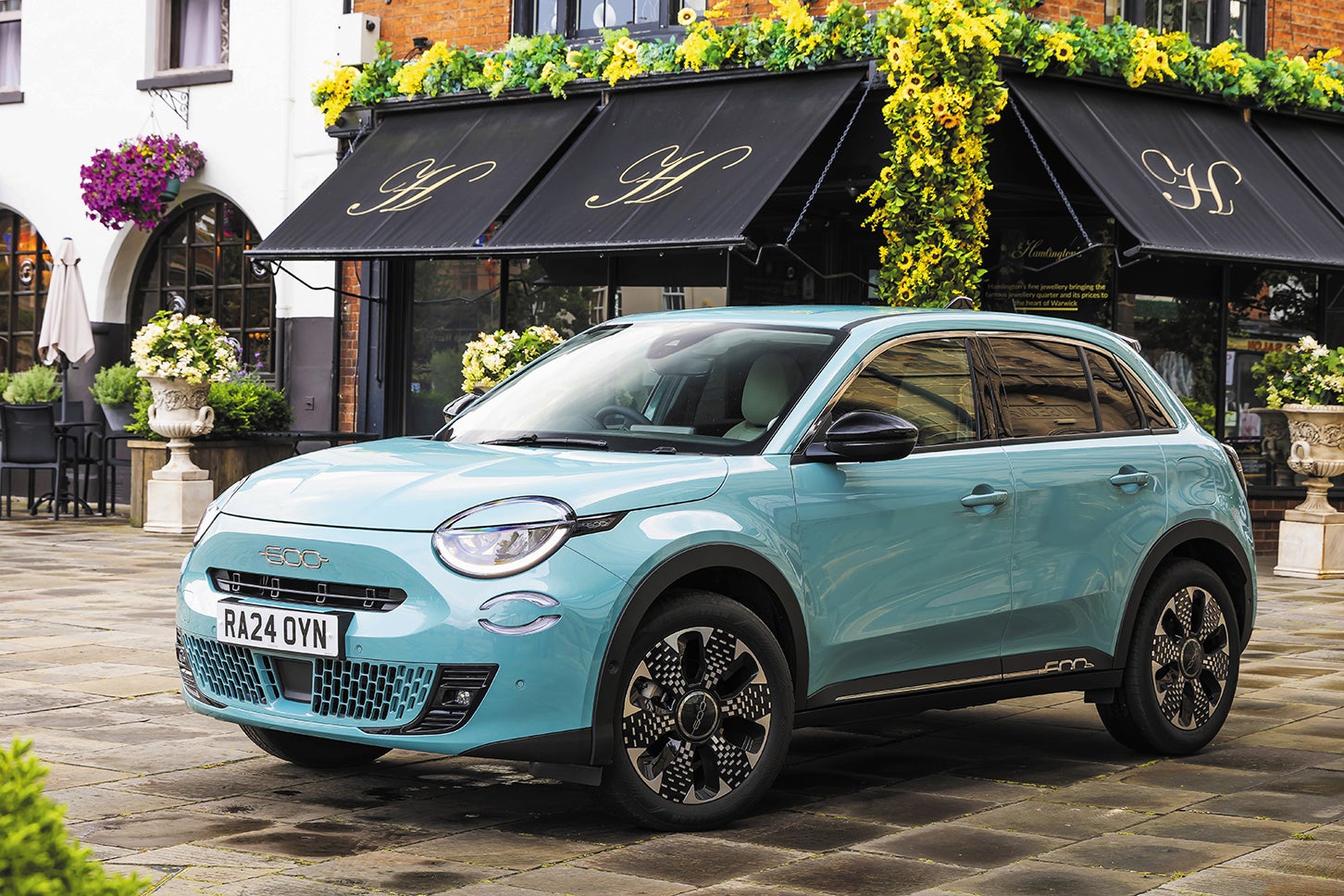 フィアット600ハイブリッド ラ・プリマ｜Fiat 600 Hybrid La Prima