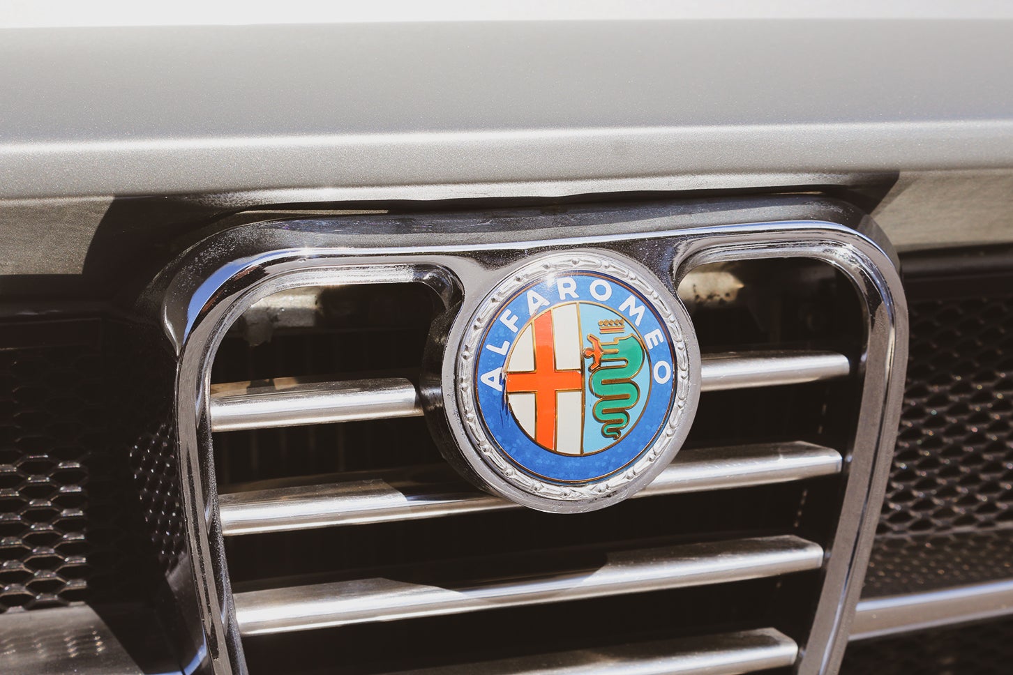 アルファロメオGT1600ジュニアは、段付きじゃなくヒラメがいい！━━ハッサンの＜ワカモノ旧車オーナー探訪記＞Vol.04