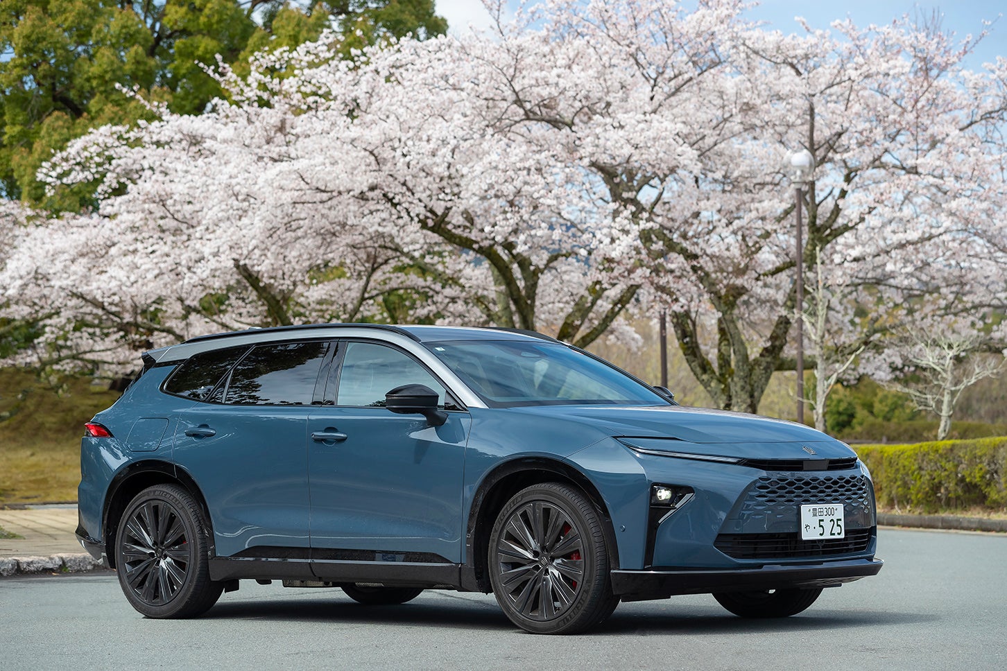 トヨタ・クラウン エステートRS（プラグインハイブリッド車）｜Toyota Crown Estate RS（PHEV）