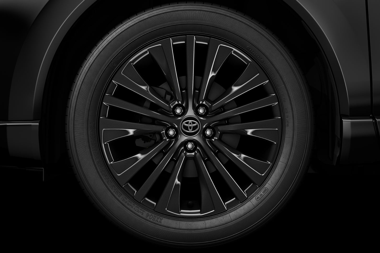 トヨタ・ハリアー特別仕様車“ナイトシェード”|225/55R19タイヤ&19×7Jアルミホイール(ブラック塗装)