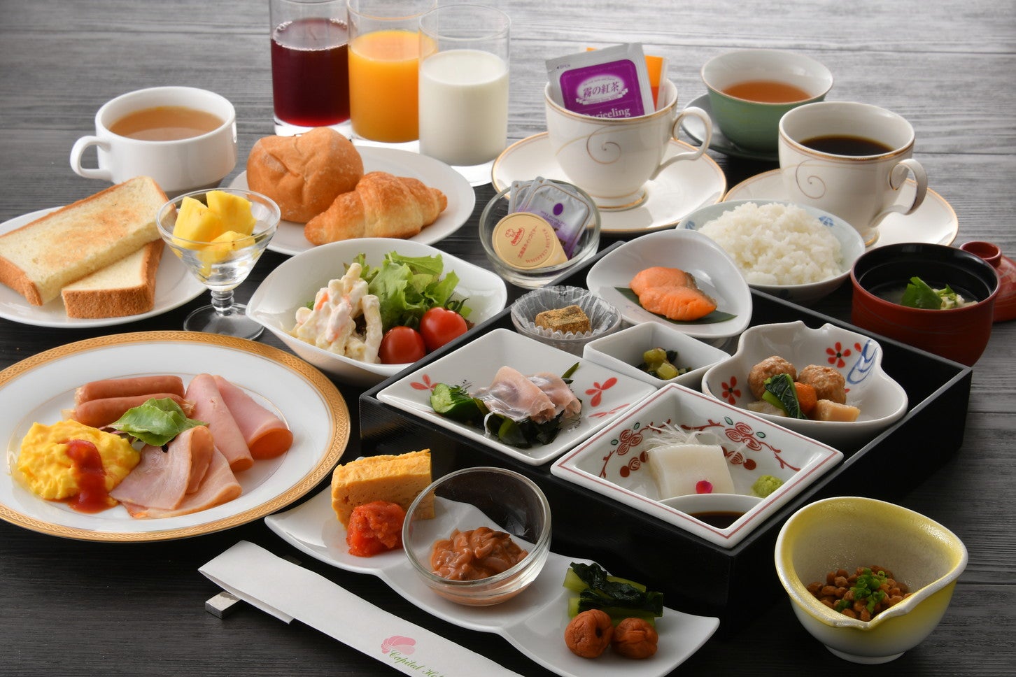 別途料金で「キャピタルホテル1000」内で食事をいただくこともできる。