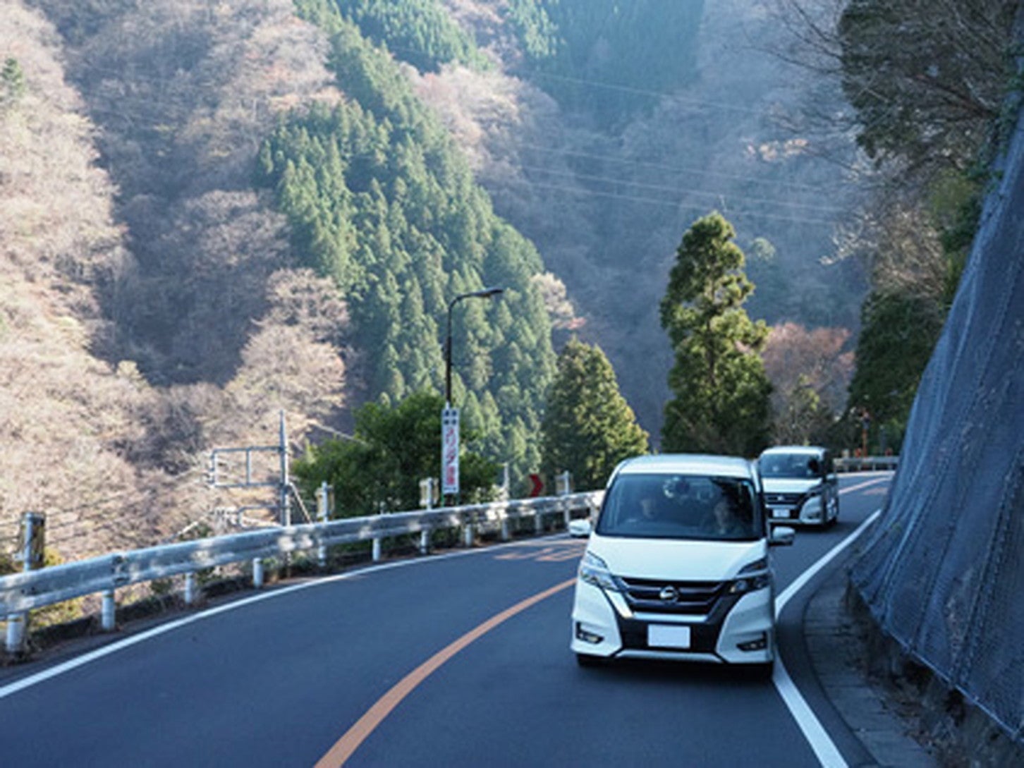 JAFユーザーテスト：郊外・山道では、内気循環で走行した車のCO₂の濃度が最大で4,730ppmとなった。