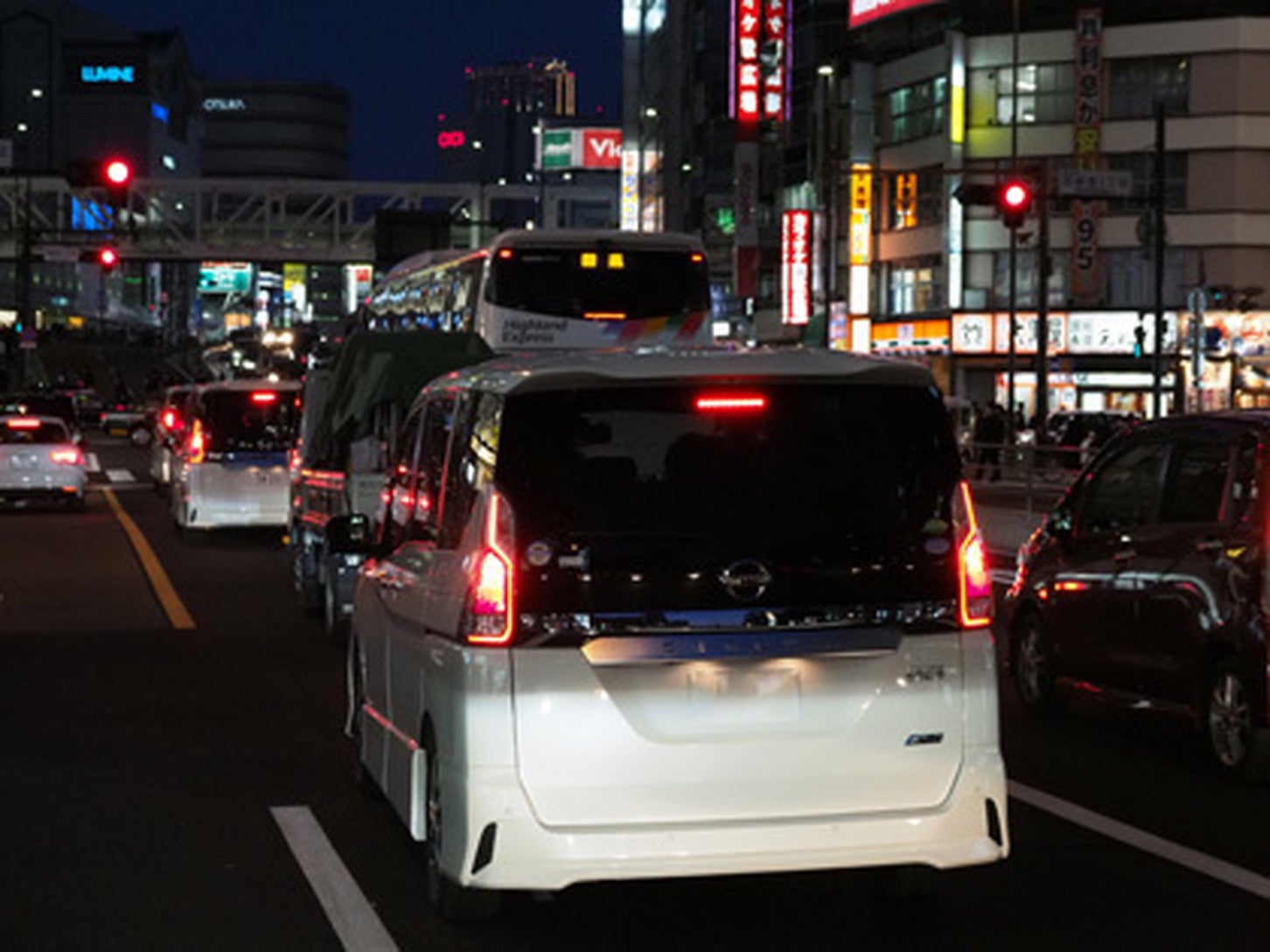 JAFユーザーテスト：市街地では、内気循環で走行した車のCO₂の濃度が最大で6,770ppmとなり、外気と比べて約5.5倍の数値となった。