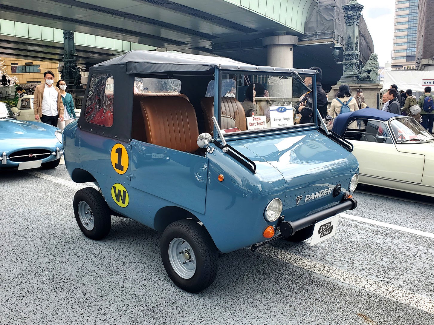 フェルヴェス・レンジャーのソフトトップを展開した状態。