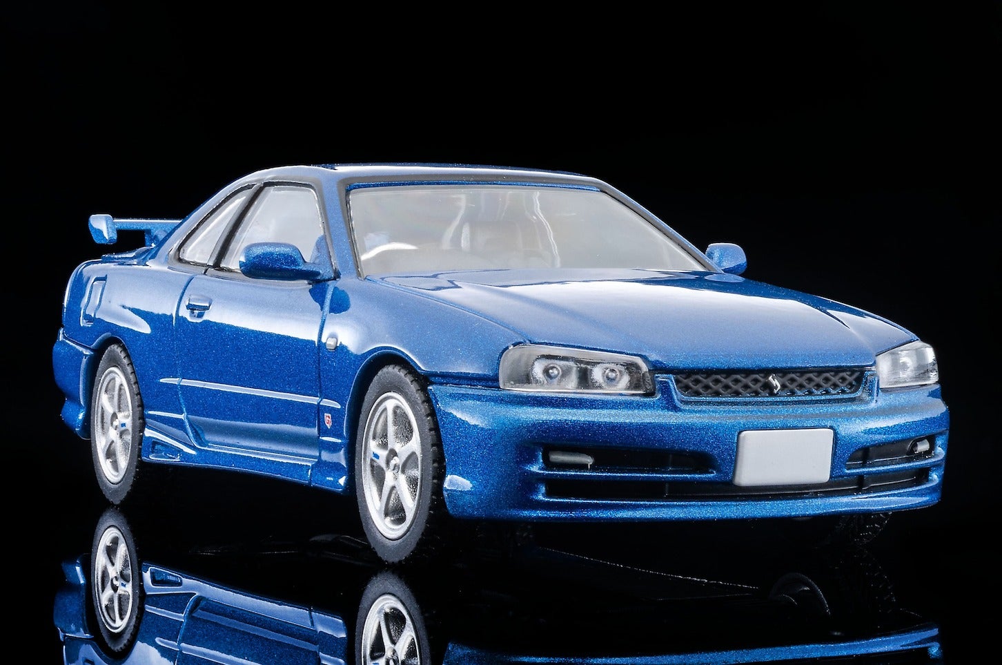 LV-N353b 日産 スカイライン 2ドアスポーツクーペ 25GT TURBO オプションパーツ付（ブルー）2000年式。外装はノーマル仕様。