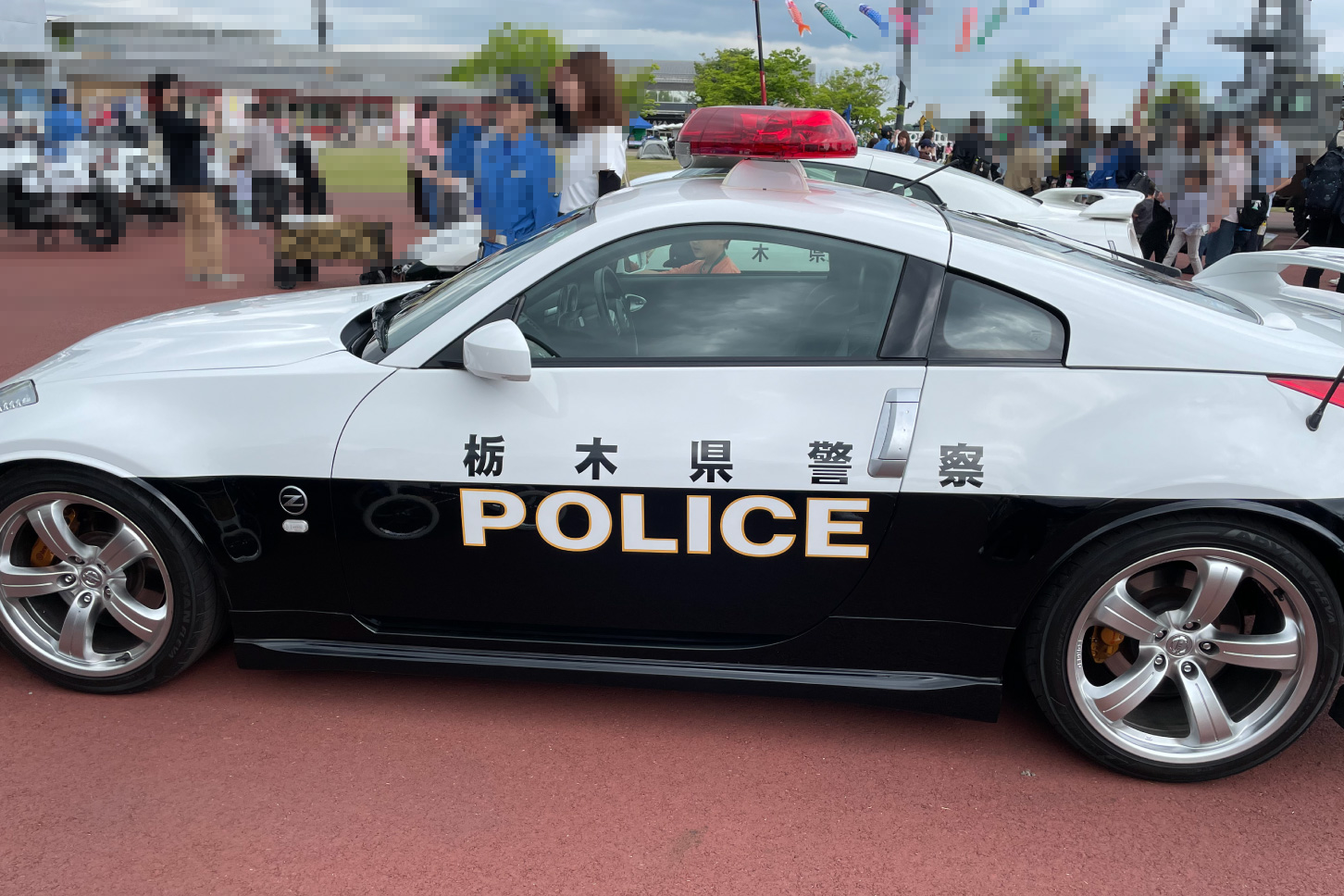 フェアレディZ」のパトカー！ これカッコよすぎでは？ 栃木県警