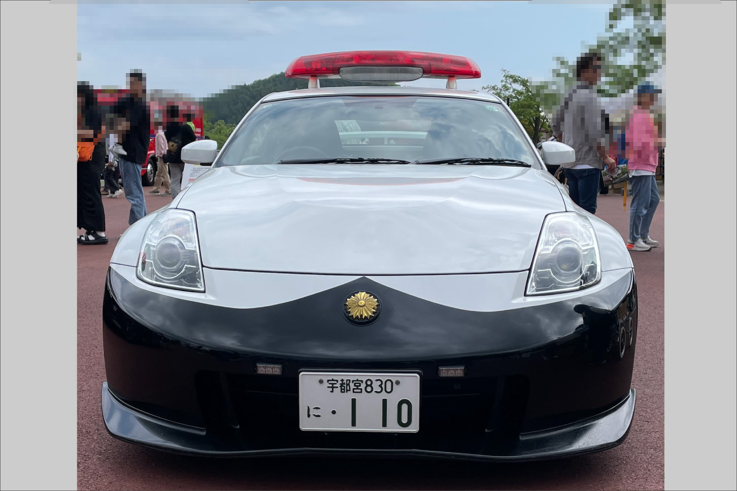 モビリティリゾートもてぎに展示された「フェアレディZ（Z33型）」のパトカー。
