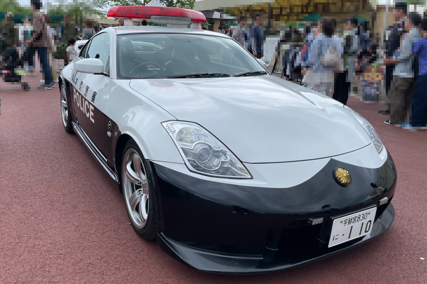 モビリティリゾートもてぎに展示された「フェアレディZ（Z33型）」のパトカー。