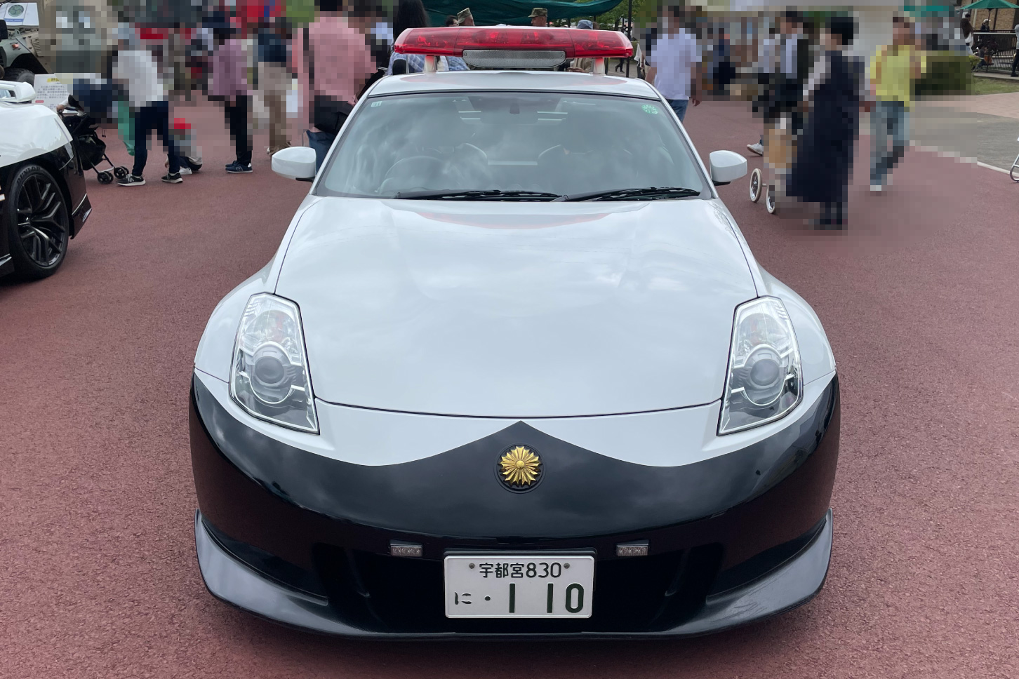 モビリティリゾートもてぎに展示された「フェアレディZ（Z33型）」のパトカー。