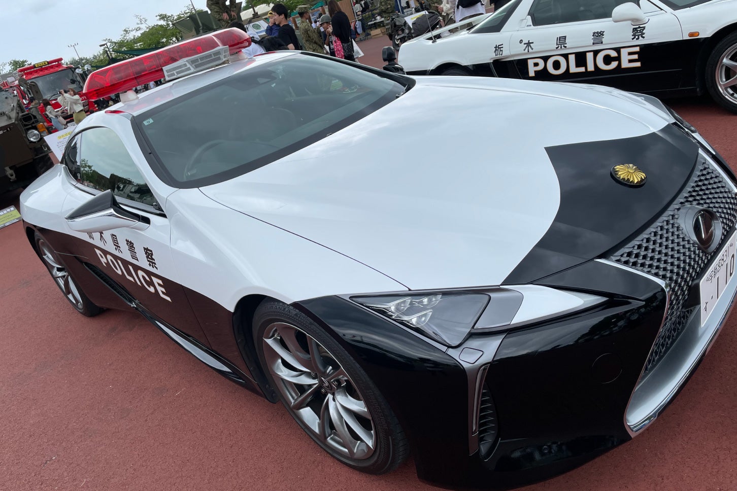 モビリティリゾートもてぎで展示された「スーパーパトカー」のレクサスLC500の写真5