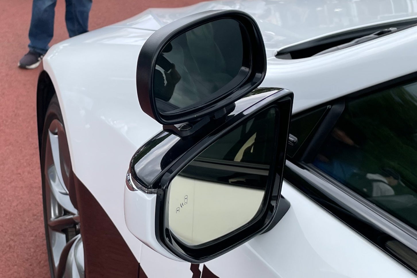 モビリティリゾートもてぎで展示された「スーパーパトカー」のレクサスLC500の写真8