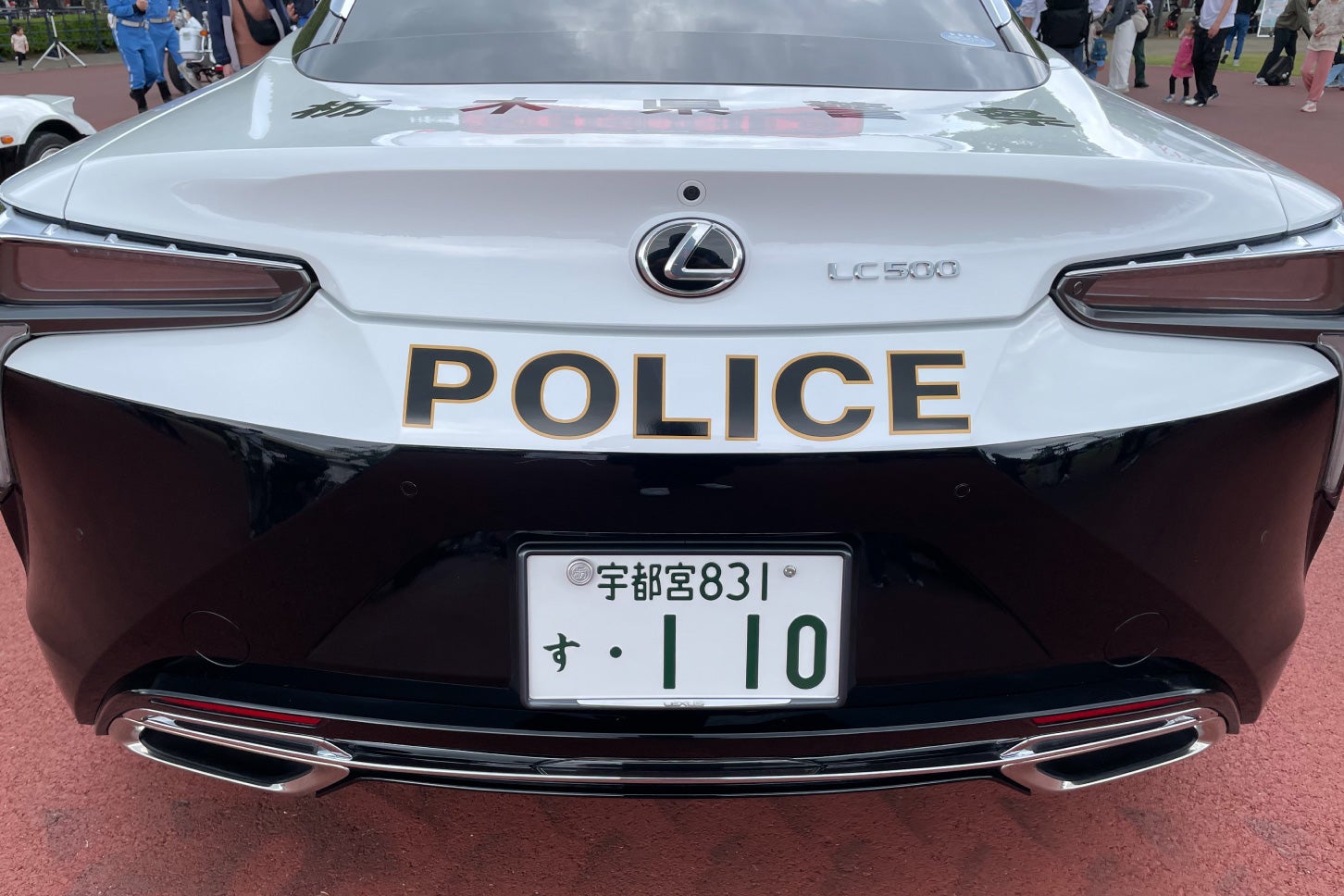 モビリティリゾートもてぎに展示された「レクサスLC500」パトカー。