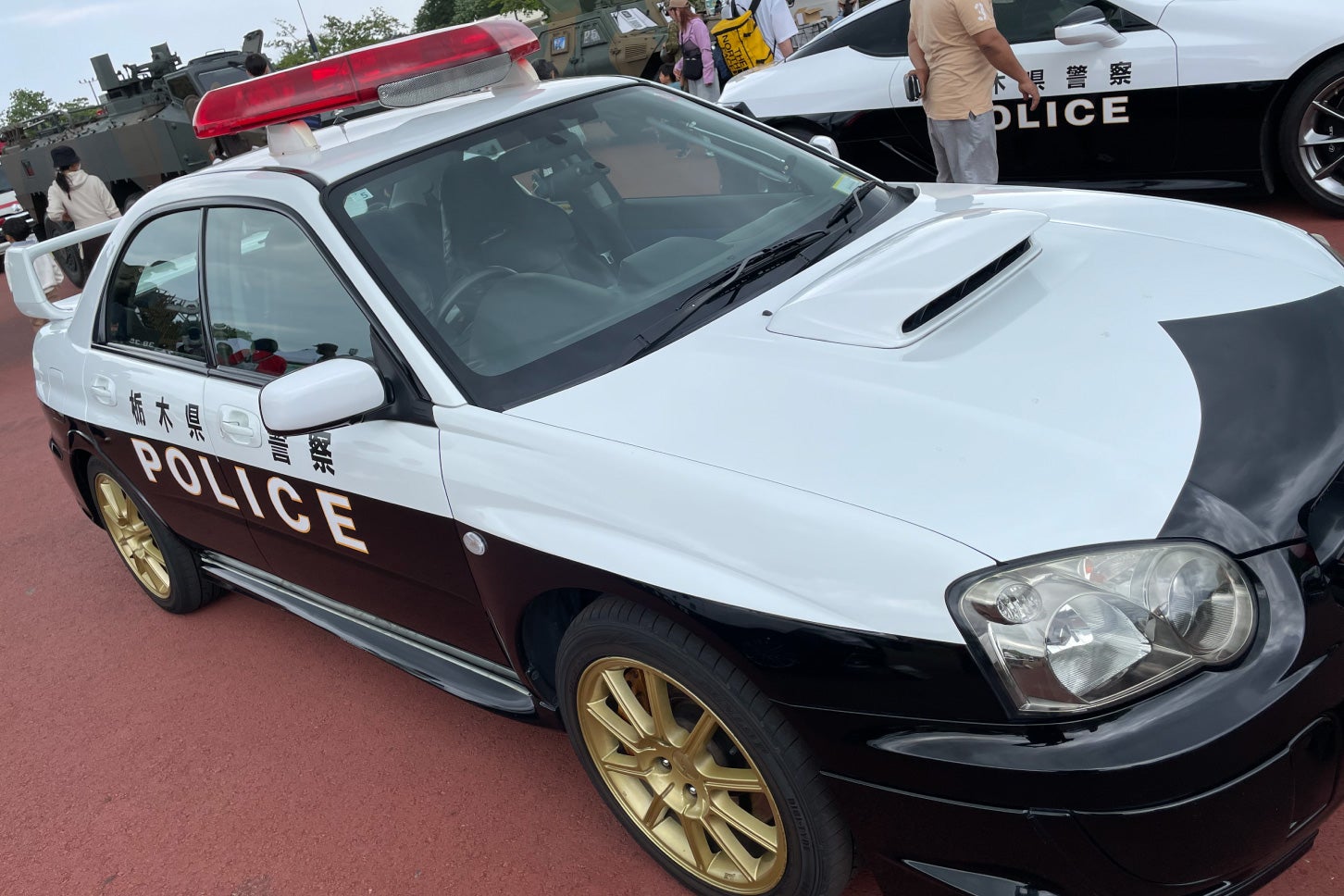 モビリティリゾートもてぎに展示された「インプレッサWRX STi」パトカー。