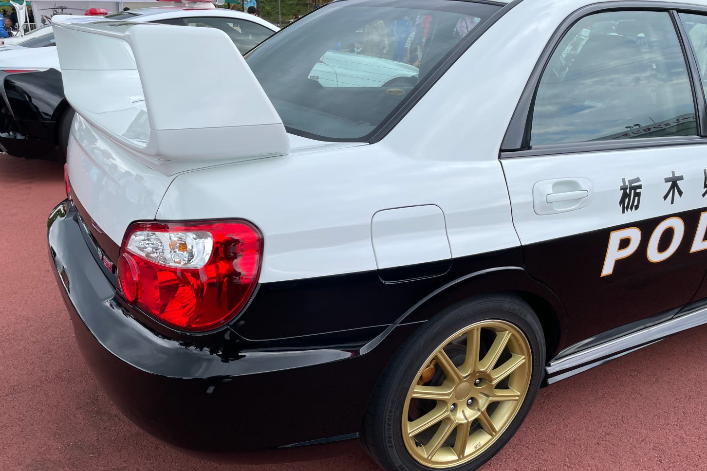モビリティリゾートもてぎに展示された「インプレッサWRX STi」パトカー。