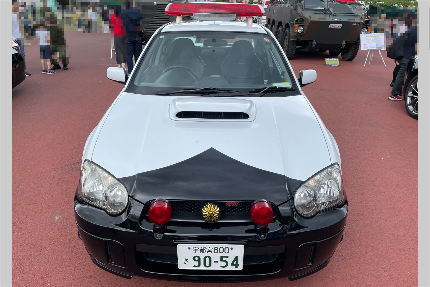 モビリティリゾートもてぎに展示された「インプレッサWRX STi」パトカー。