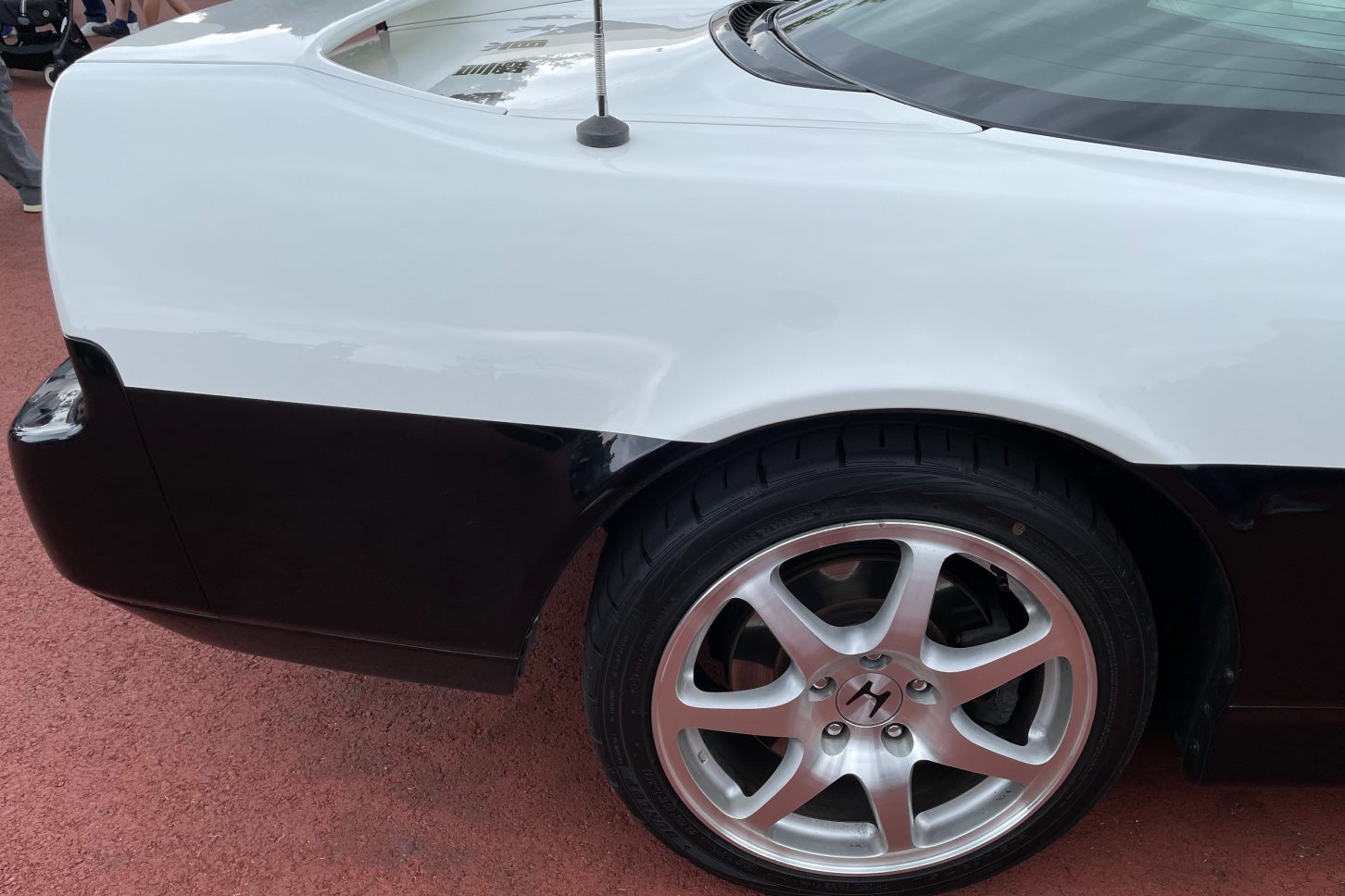 モビリティリゾートもてぎに展示された「ホンダ・NSX（NA2型）」のパトカー。