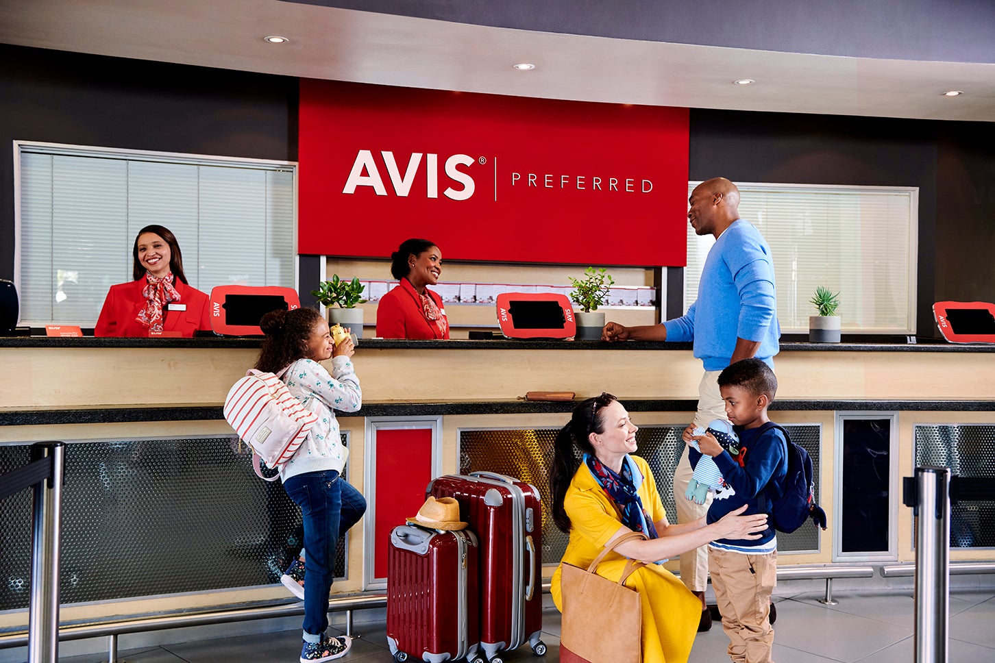 海外旅行の強い味方！ AVIS（エイビス）のレンタカーがあれば、旅がもっと自由になる！