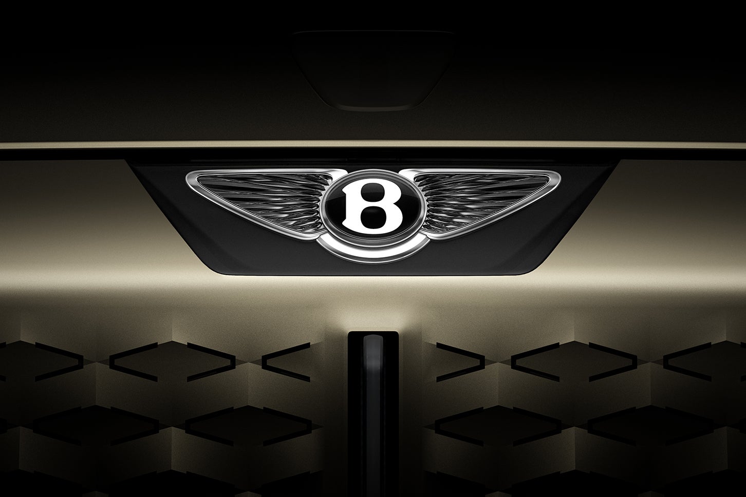 ベントレーの新「ウイングドB」エンブレム｜Bentley new Winged B