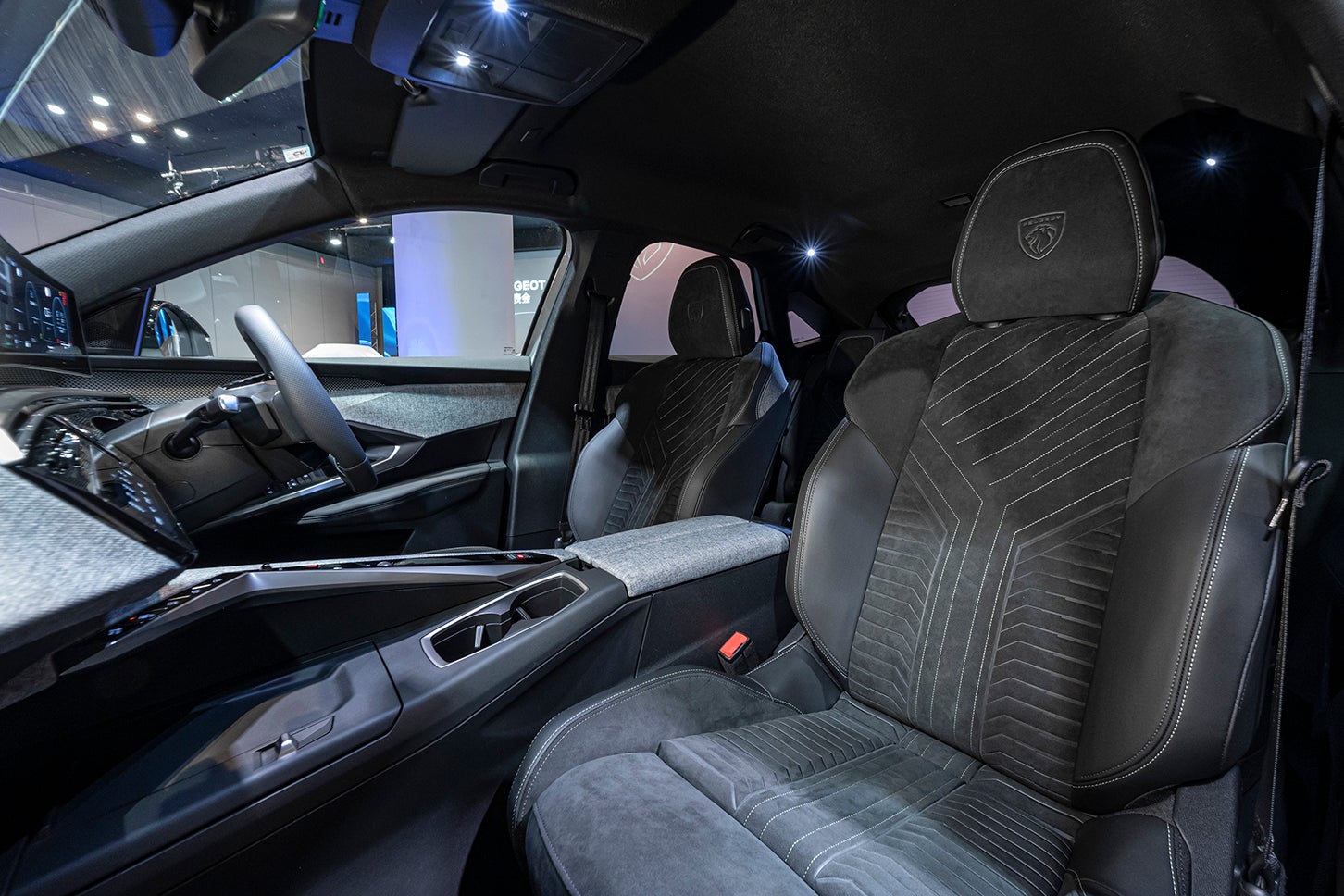 プジョー3008ハイブリッド｜Peugeot 3008 Hybrid