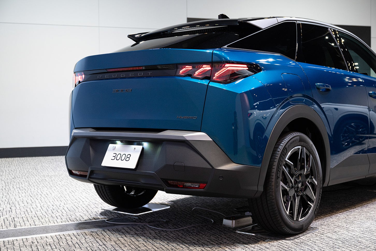 プジョー3008ハイブリッド｜Peugeot 3008 Hybrid