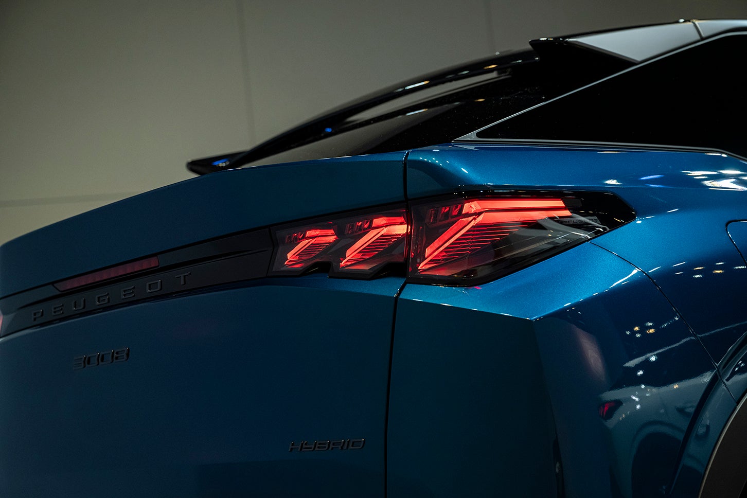 プジョー3008ハイブリッド｜Peugeot 3008 Hybrid