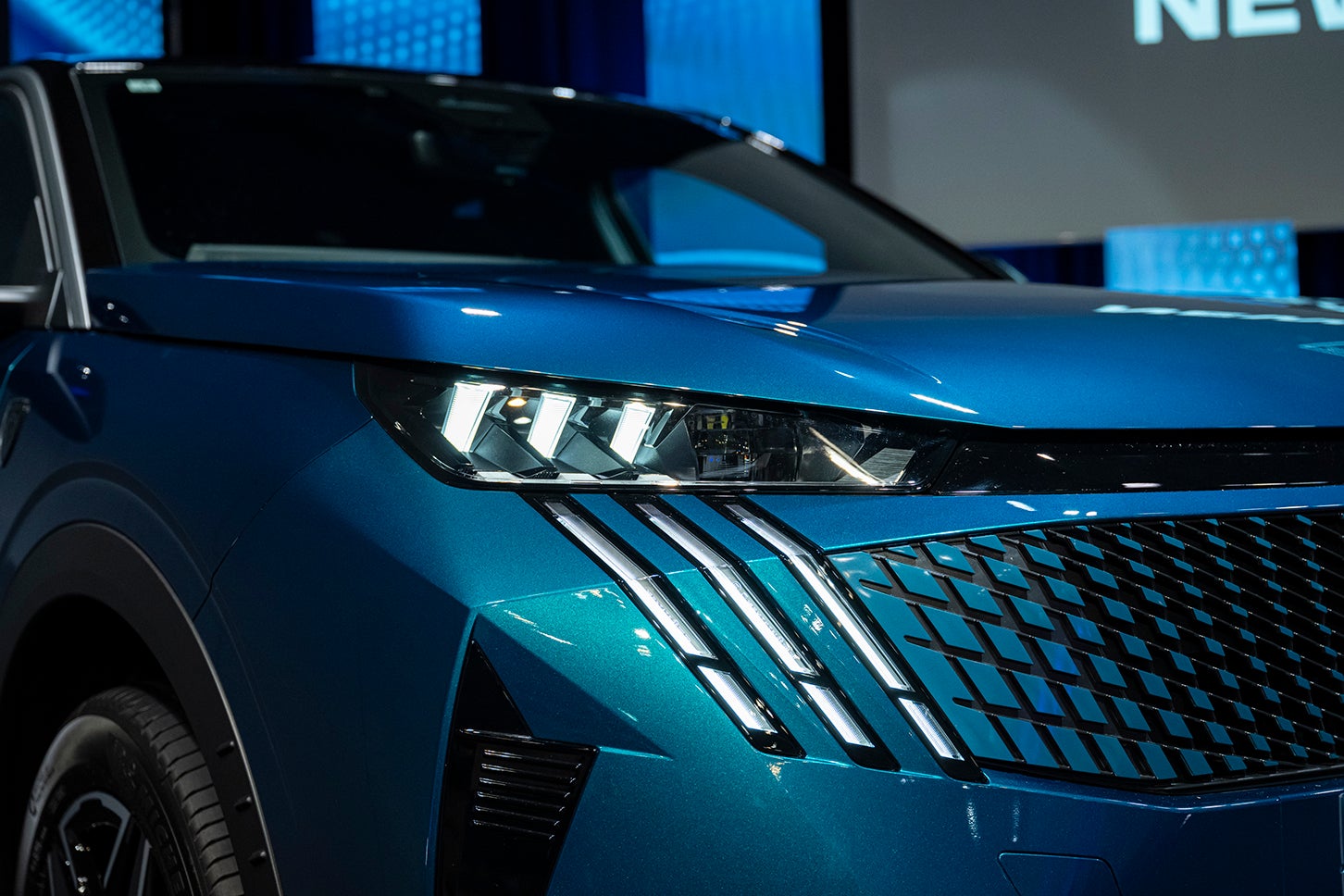 プジョー3008ハイブリッド｜Peugeot 3008 Hybrid
