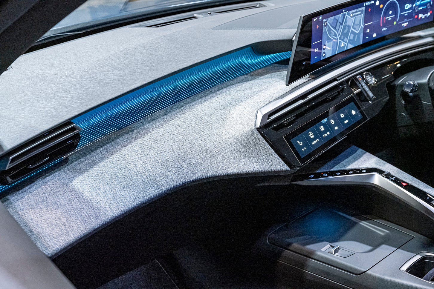 プジョー3008ハイブリッド｜Peugeot 3008 Hybrid