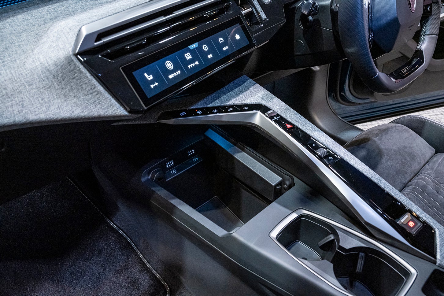 プジョー3008ハイブリッド｜Peugeot 3008 Hybrid