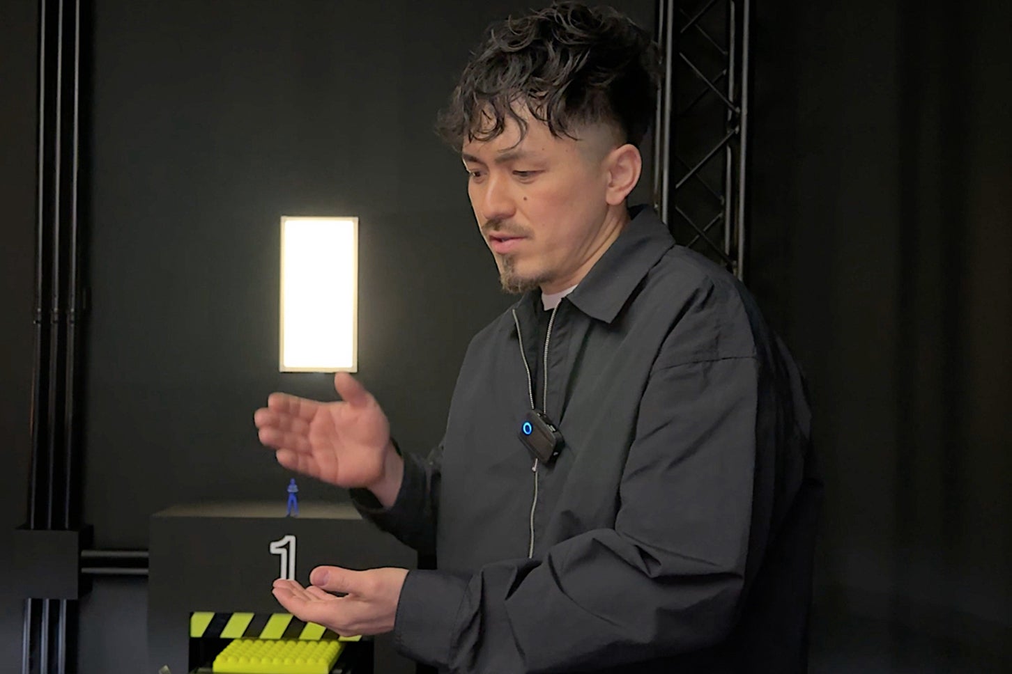 トヨタ紡織ミラノ・デザインブランチに勤務する朝井 佑さん。