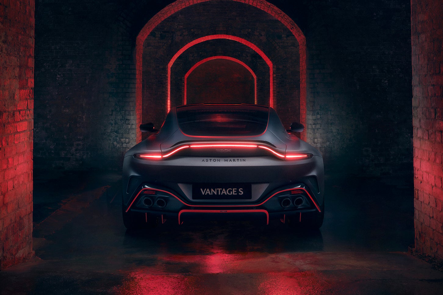 アストンマーティン・ヴァンテージS｜Aston Martin Vantage S