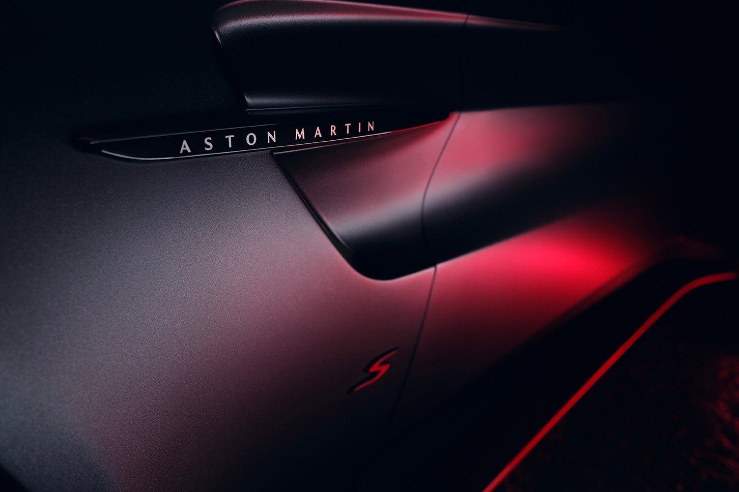 アストンマーティン・ヴァンテージS｜Aston Martin Vantage S
