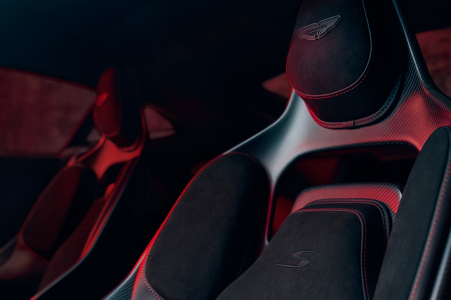 アストンマーティン・ヴァンテージS｜Aston Martin Vantage S