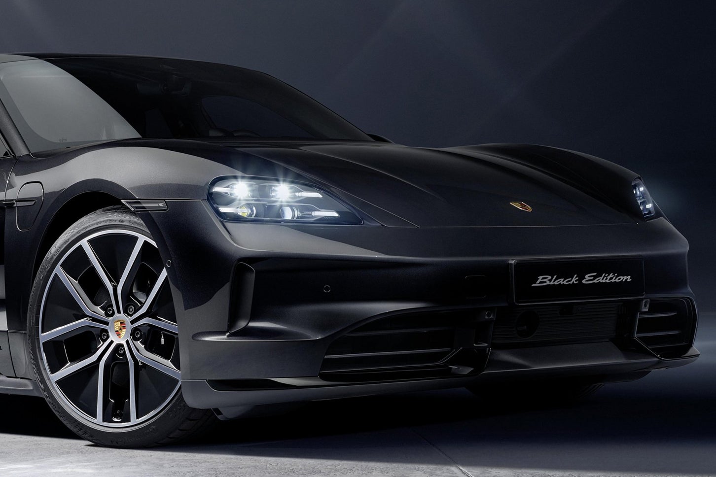 ポルシェ・タイカン4Sブラックエディション｜Porsche Taycan 4S Black Edition