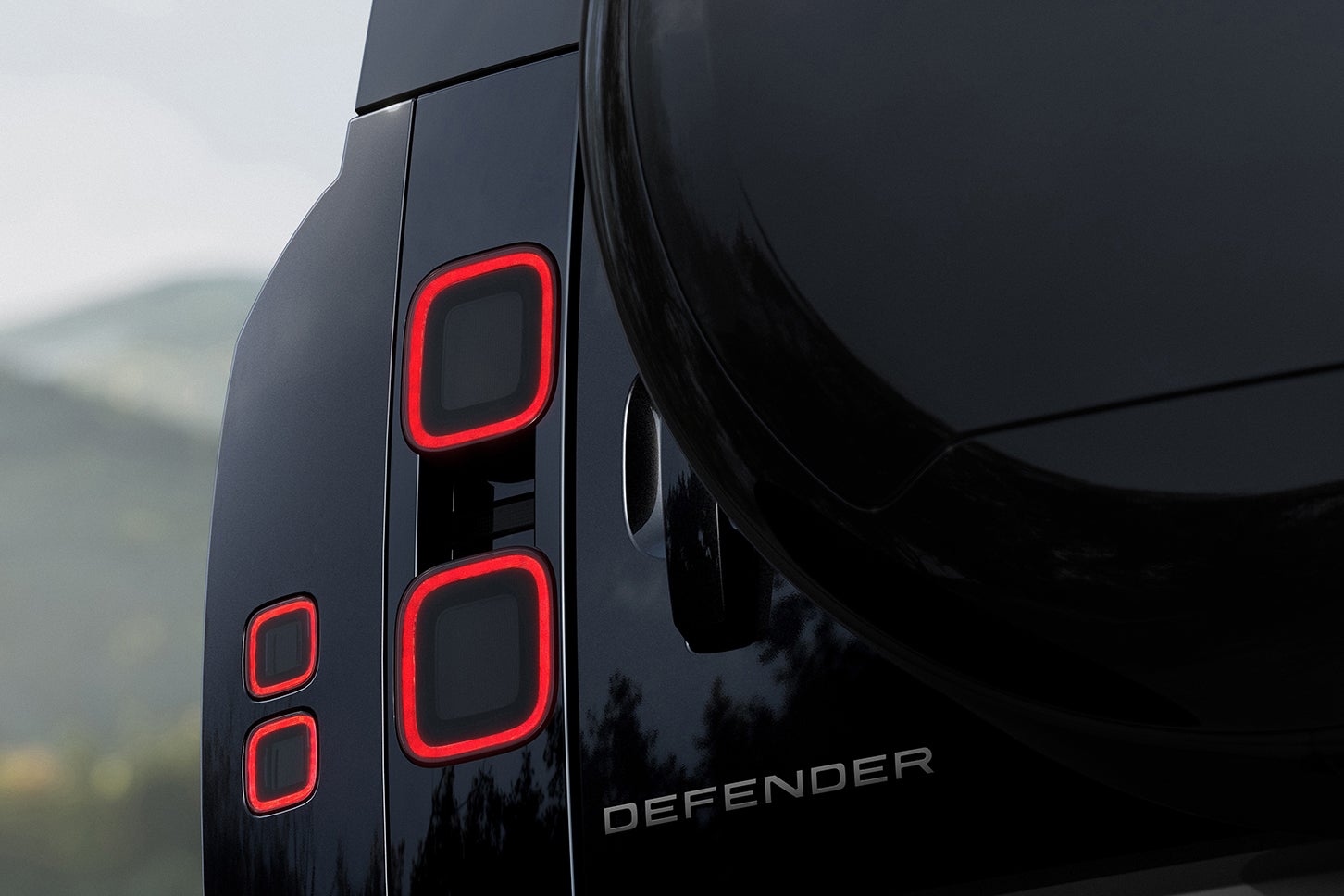ランドローバー・ディフェンダー130｜Land Rover Defender 130