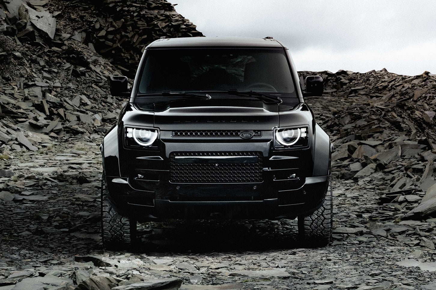 ランドローバー・ディフェンダー110オクタ ブラック｜Land Rover Defender 110 Octa Black