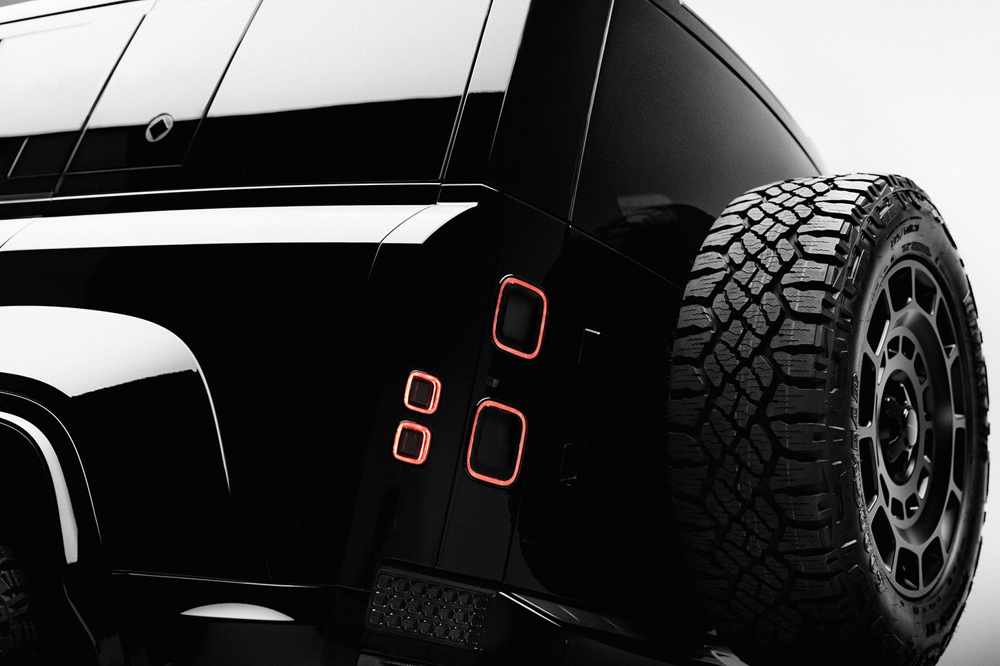 ランドローバー・ディフェンダー110オクタ ブラック｜Land Rover Defender 110 Octa Black
