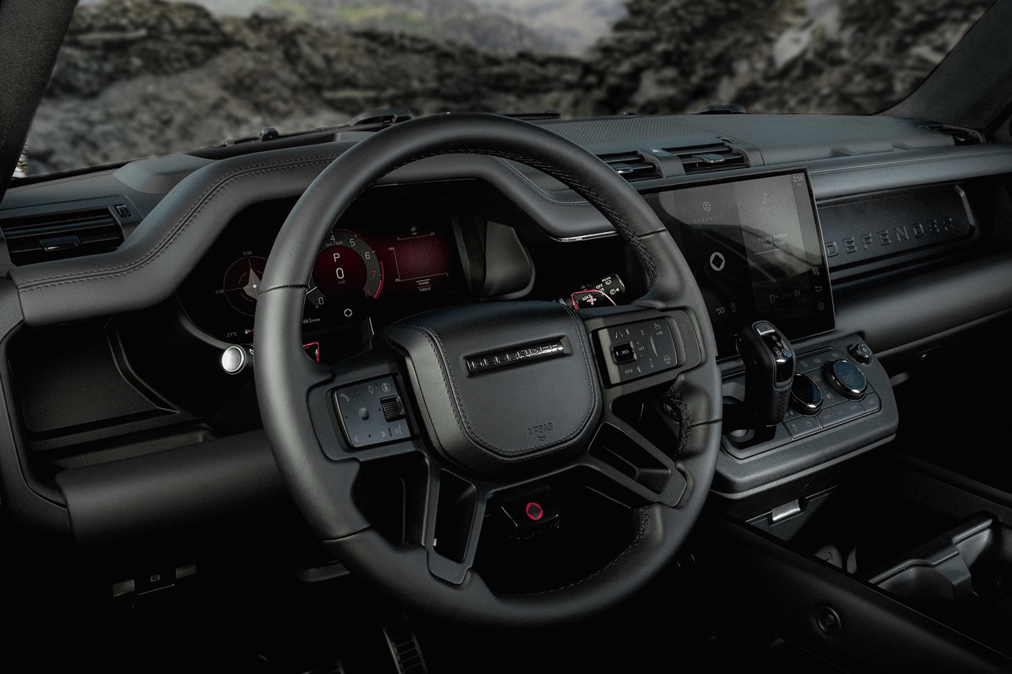 ランドローバー・ディフェンダー110オクタ ブラック｜Land Rover Defender 110 Octa Black