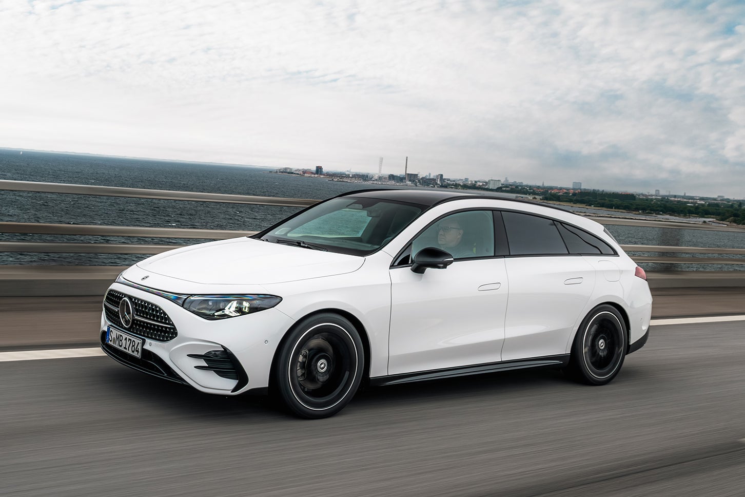 メルセデス・ベンツCLAシューティングブレーク｜Mercedes-Benz CLA Shooting Brake