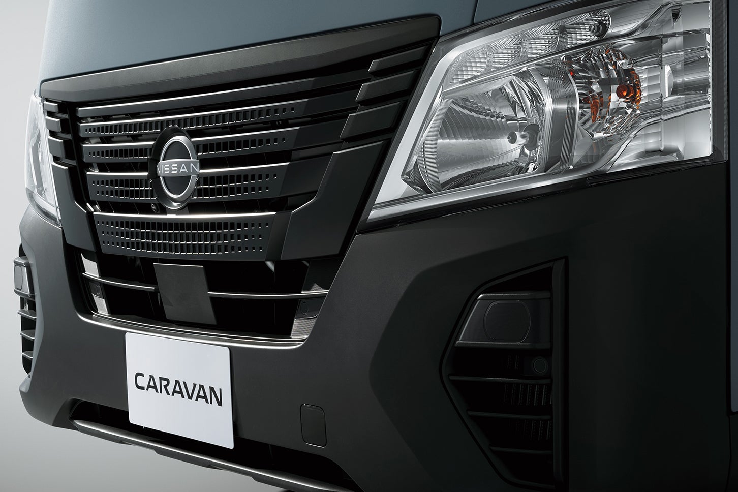 日産キャラバン プレミアムGXアウトドア ブラックエディション｜Nissan Caravan Premium GX Outdoor Black Edition