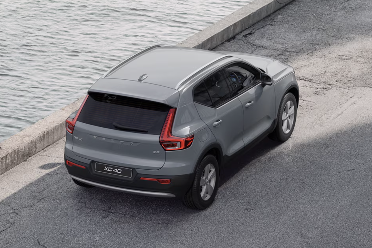 ボルボXC40エッセンシャルB3|Volvo XC40 Essential B3