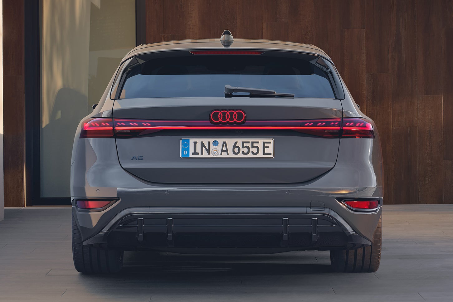 アウディA6アバントe-tronパフォーマンス|Audi A6 Avant e-tron performance