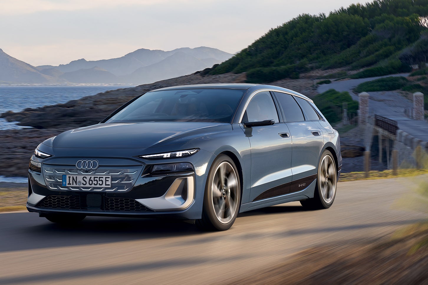 アウディS6アバントe-tron｜Audi S6 Avant e-tron