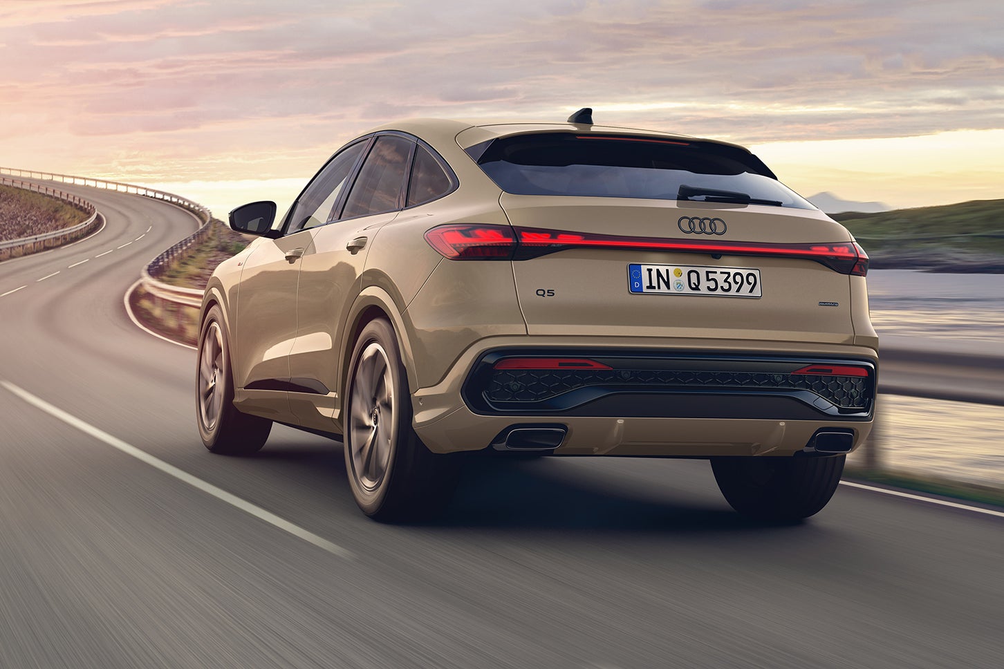 アウディQ5スポーツバック｜Audi Q5 Sportback
