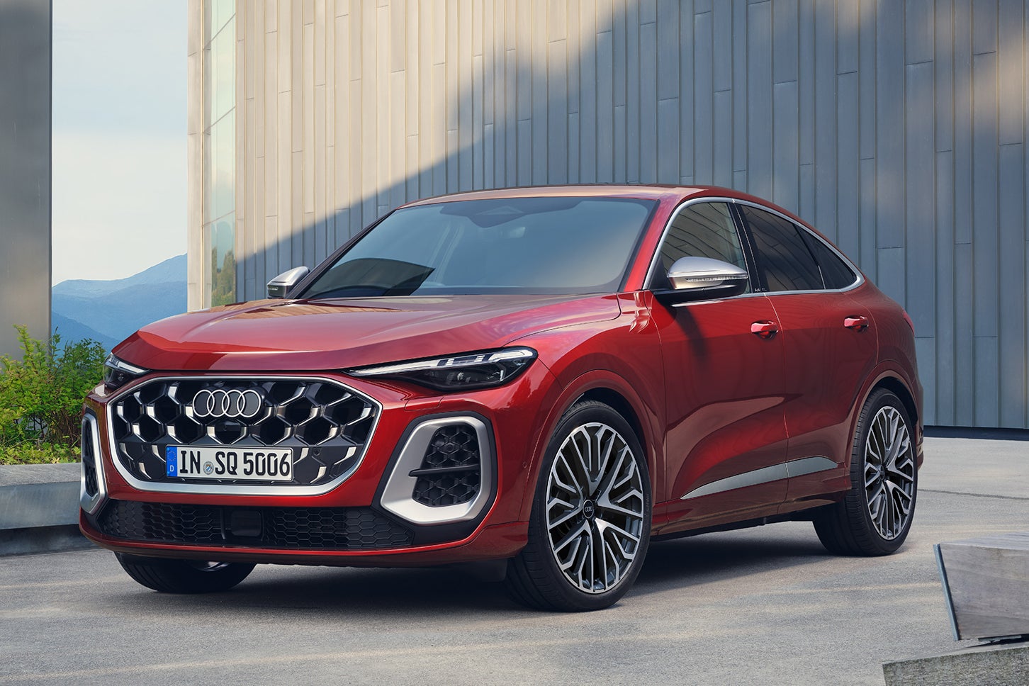 アウディSQ5スポーツバック|Audi SQ5 Sportback