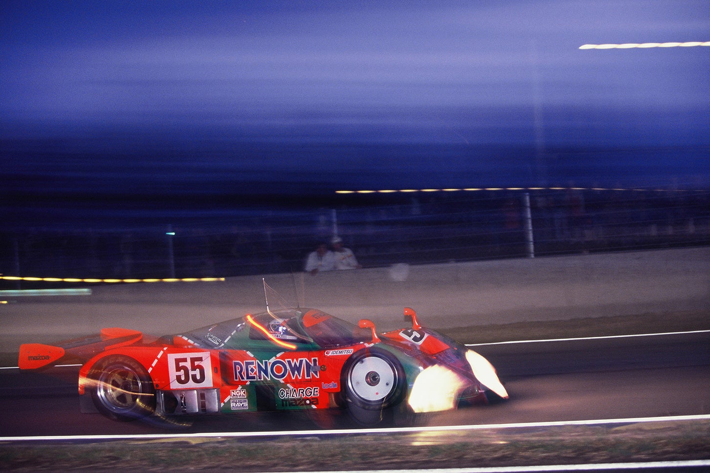 1991年のル・マン24時間耐久レースで日本車初の総合優勝を飾ったマツダ787B